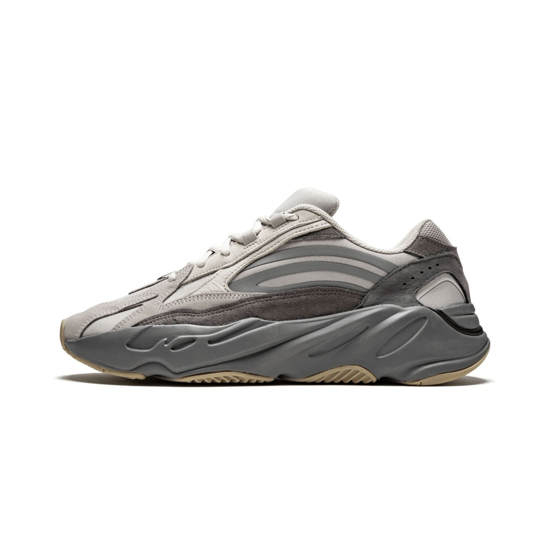 ADIDAS YEEZY
YEEZY BOOST 700 V2
"Tephra"
