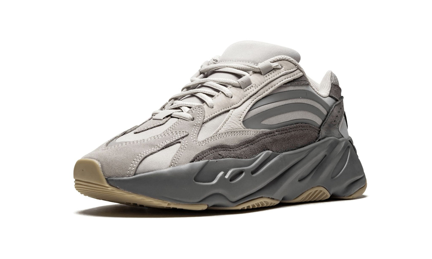 ADIDAS YEEZY
YEEZY BOOST 700 V2
"Tephra"
