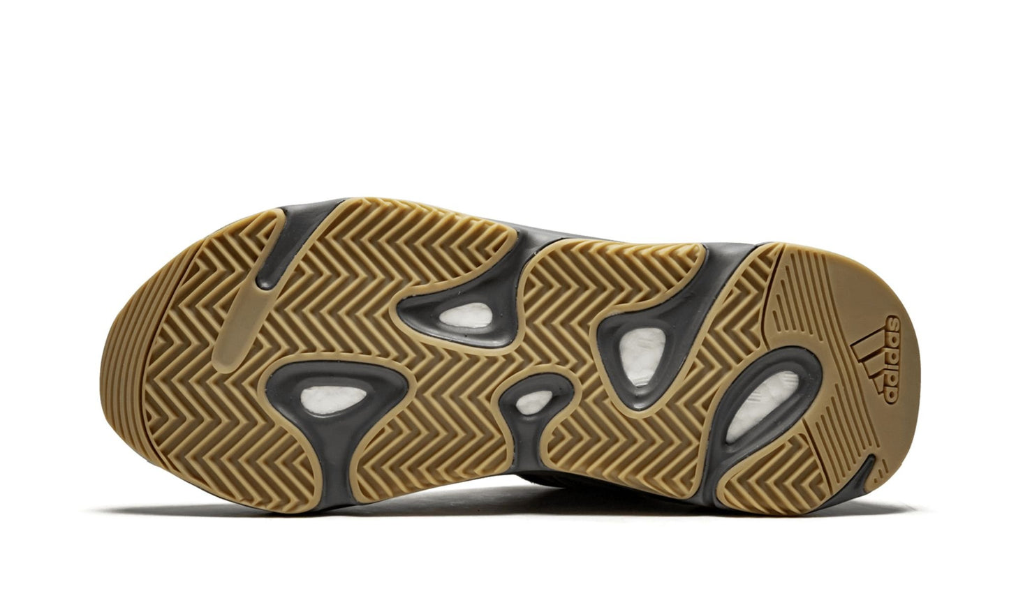 ADIDAS YEEZY
YEEZY BOOST 700 V2
"Tephra"