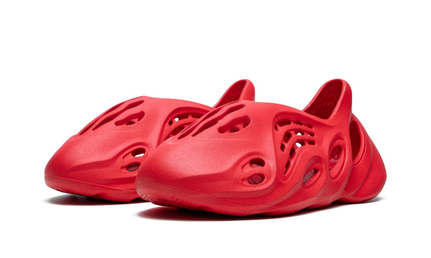 ADIDAS YEEZY
YEEZY FOAM RUNNER
"Vermillion"