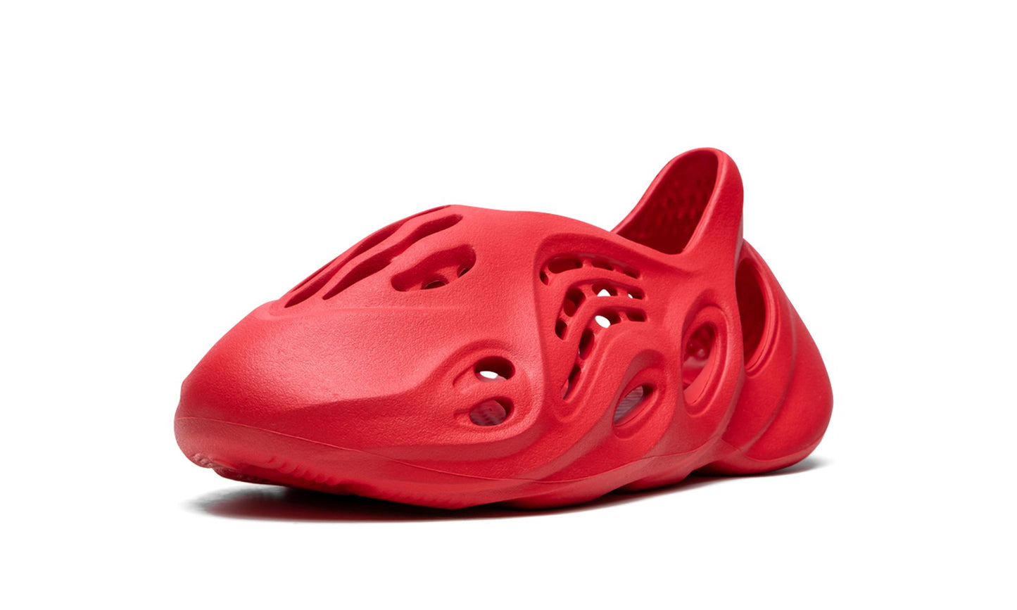 ADIDAS YEEZY
YEEZY FOAM RUNNER
"Vermillion"