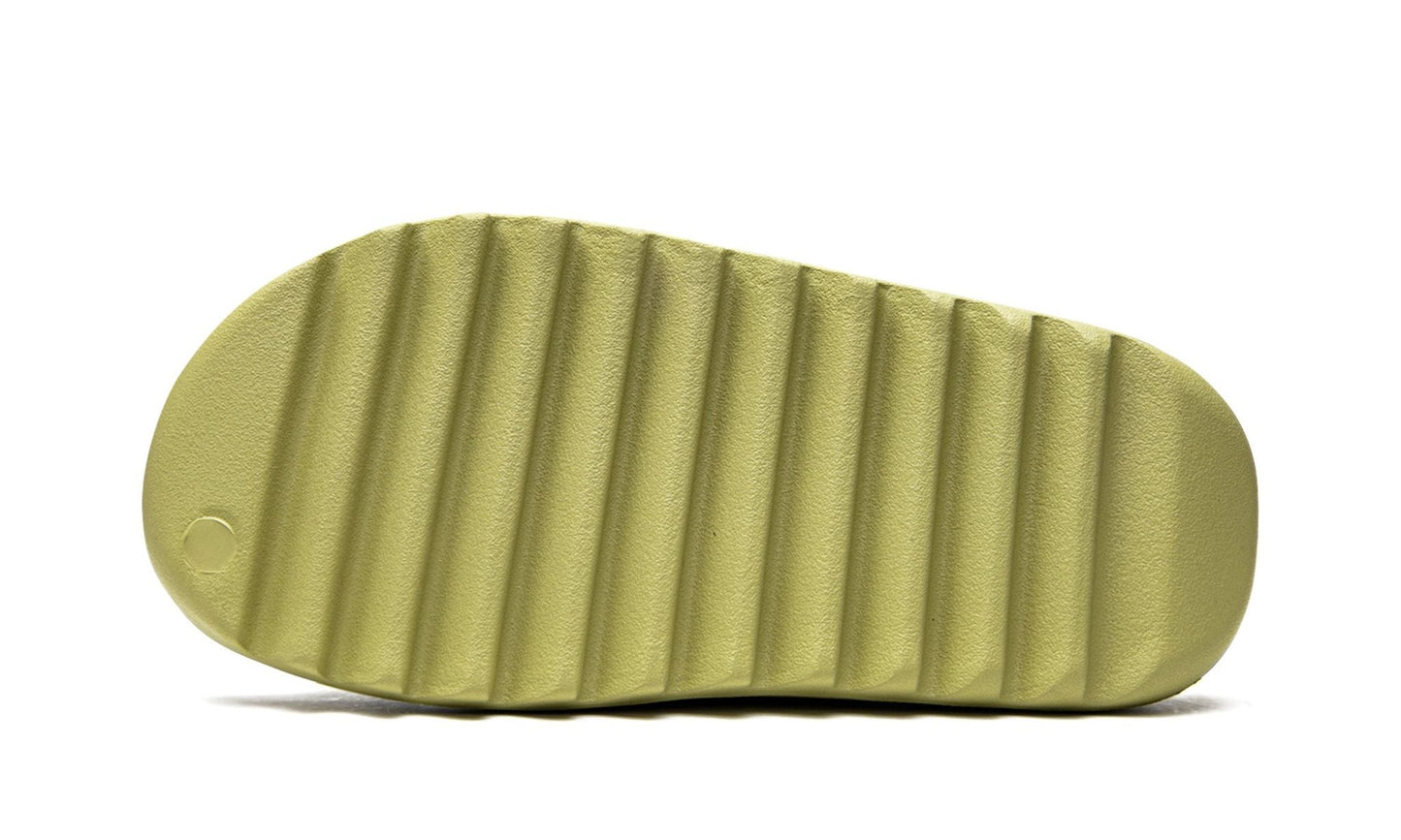 ADIDAS YEEZY
YEEZY SLIDE
"Resin 2022"