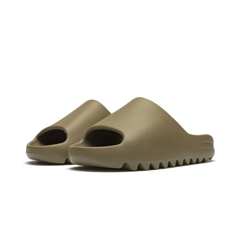 Yeezy Slide “Earth Brown”