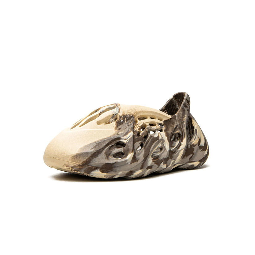 YEEZY FOAM RUNNER "MX Cream Clay" slide