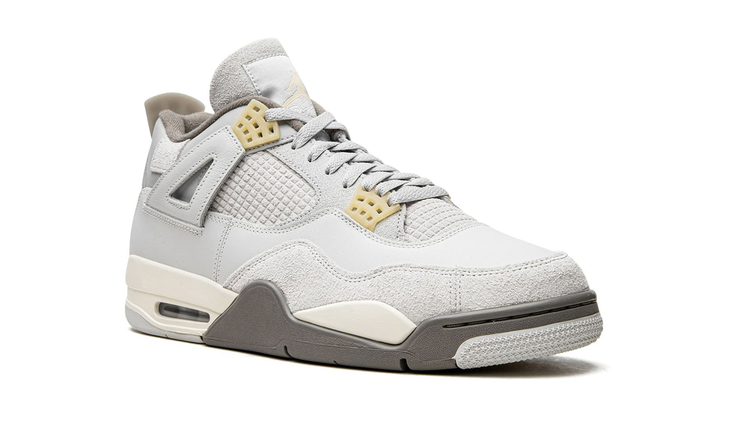AIR JORDAN 4 RETRO SE CRAFT
"Photon Dust"