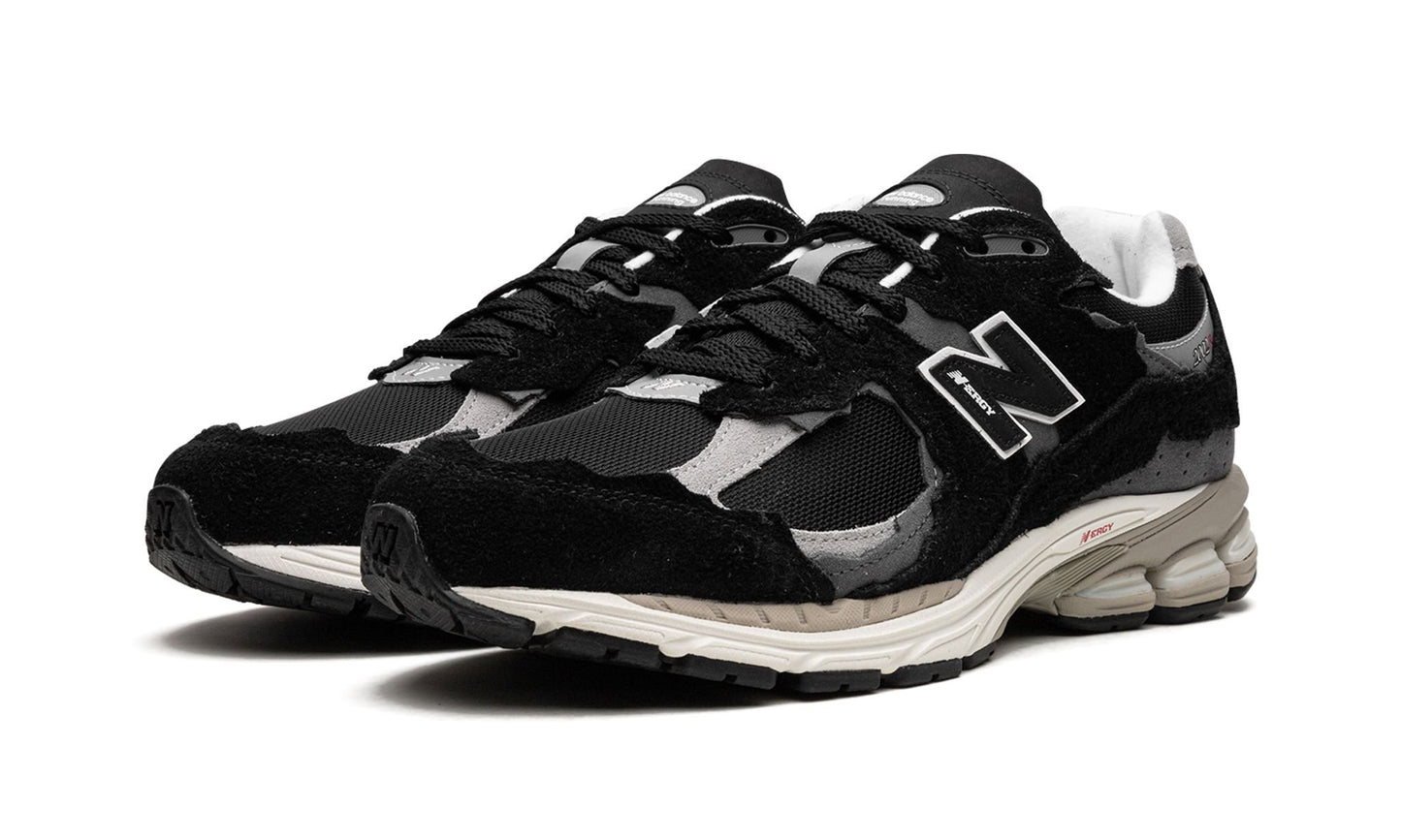 NEW BALANCE 2002R
"Protection Pack - Black / Grey"