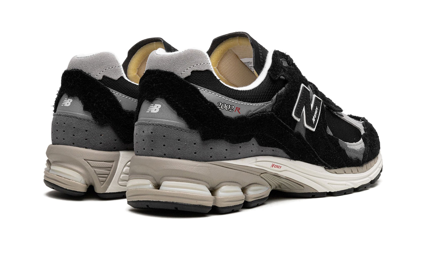 NEW BALANCE 2002R
"Protection Pack - Black / Grey"