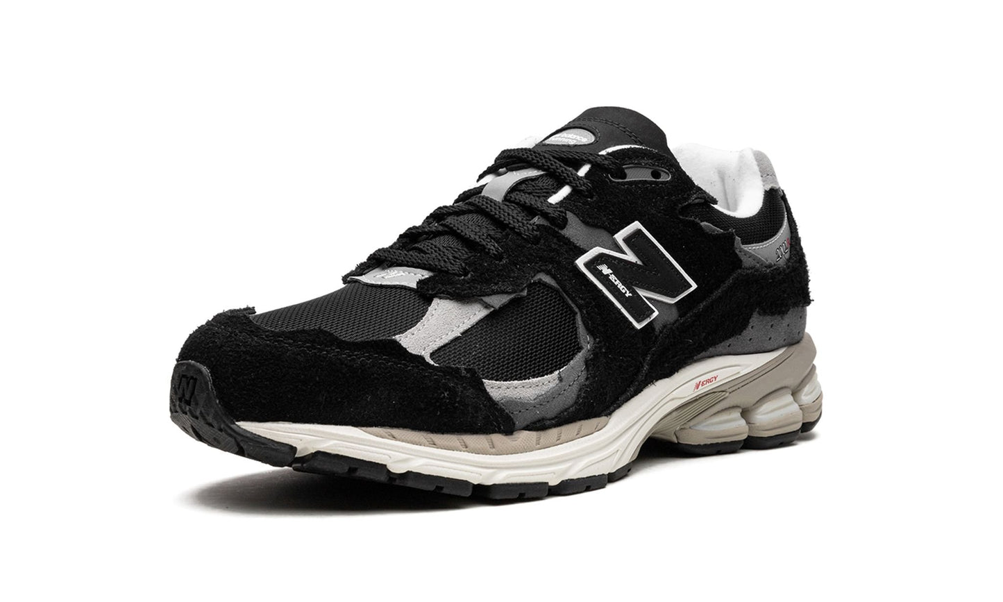 NEW BALANCE 2002R
"Protection Pack - Black / Grey"