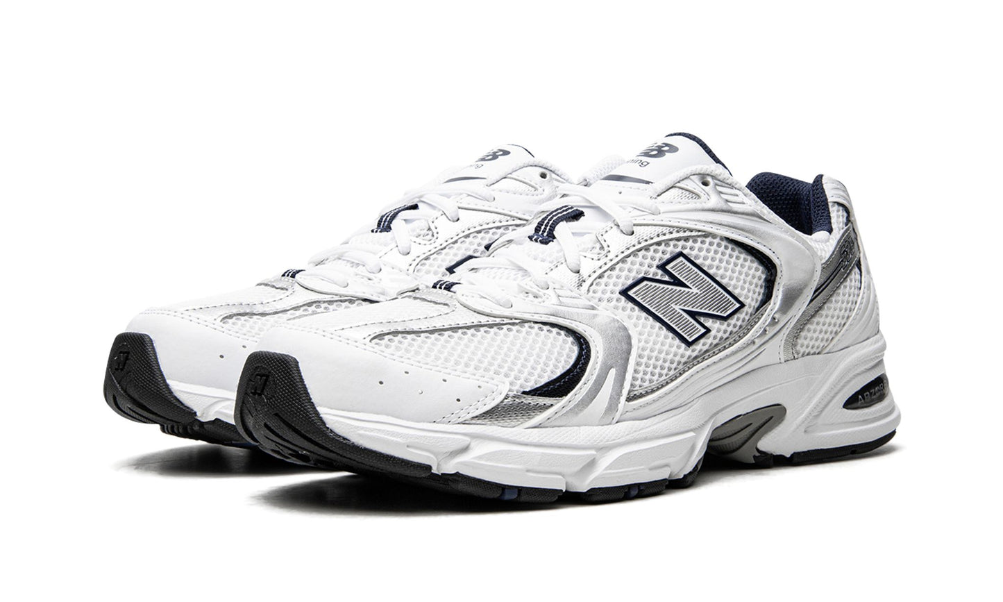 NEW BALANCE
530