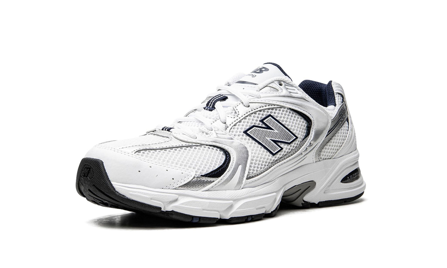 NEW BALANCE
530