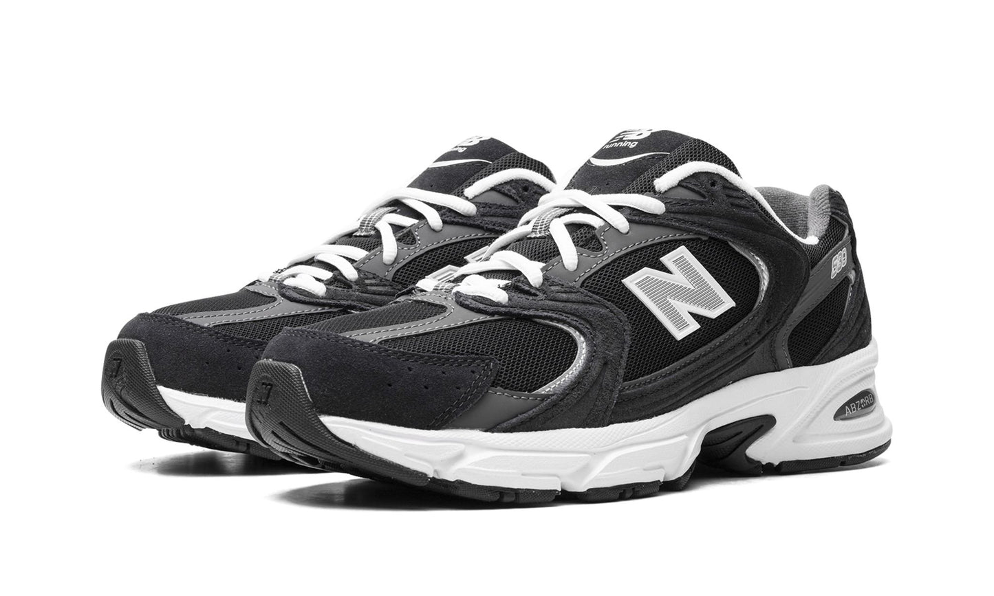 NEW BALANCE
530
"CLASSIC BLACK / GREY"