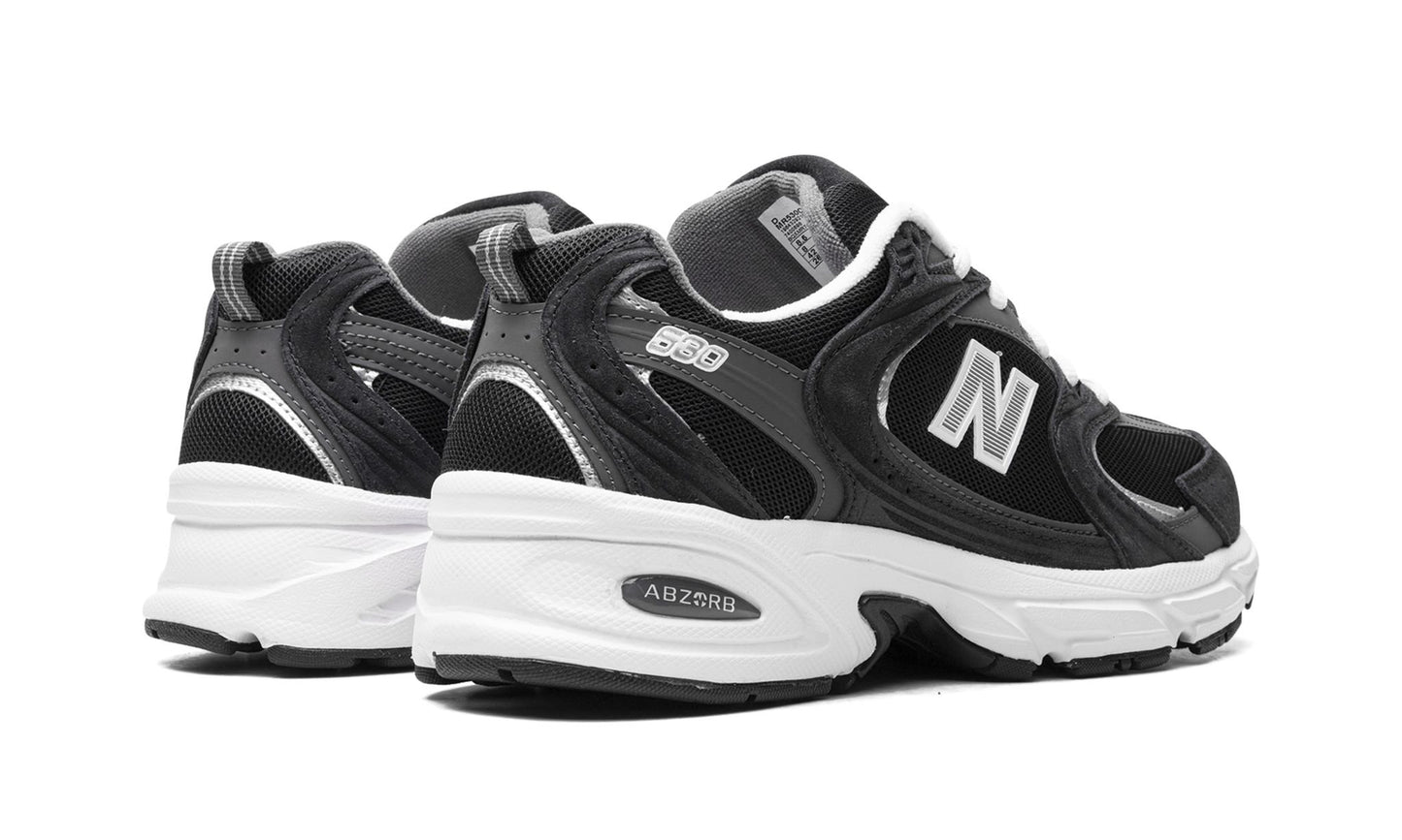 NEW BALANCE
530
"CLASSIC BLACK / GREY"
