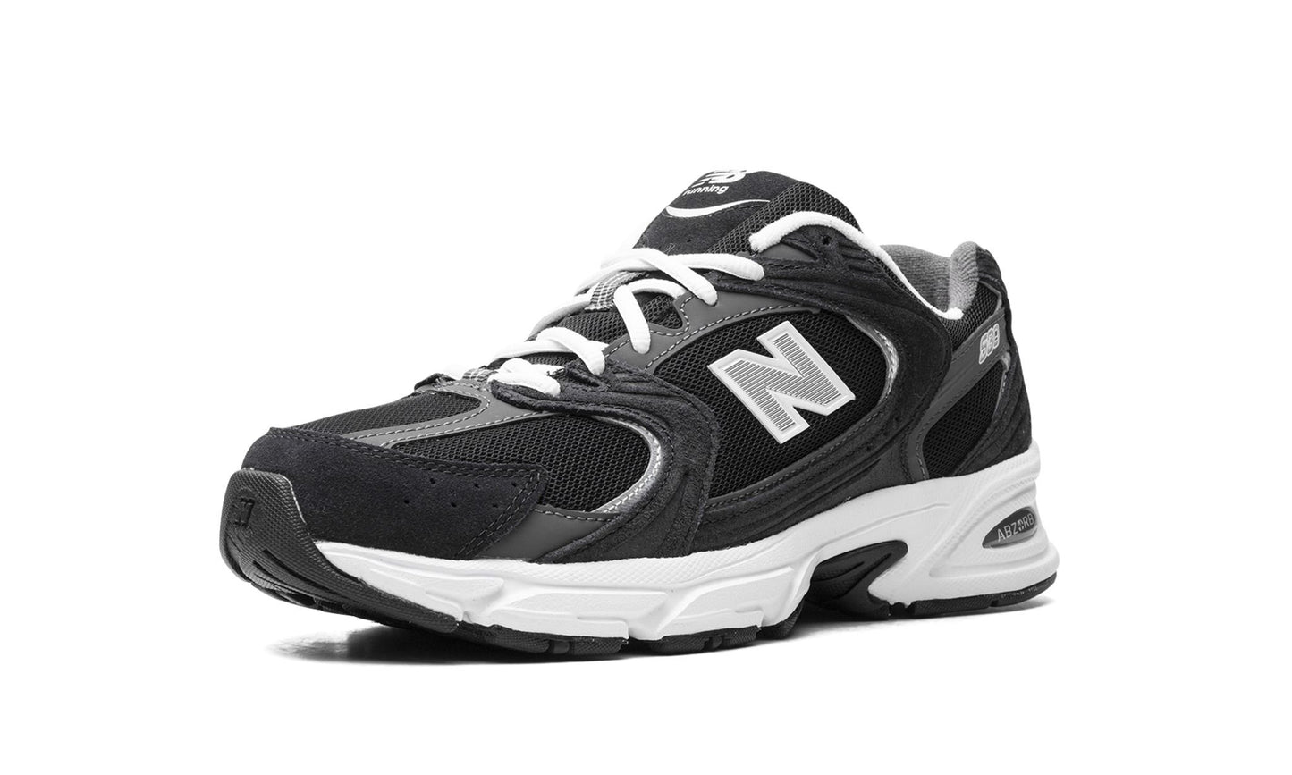 NEW BALANCE
530
"CLASSIC BLACK / GREY"