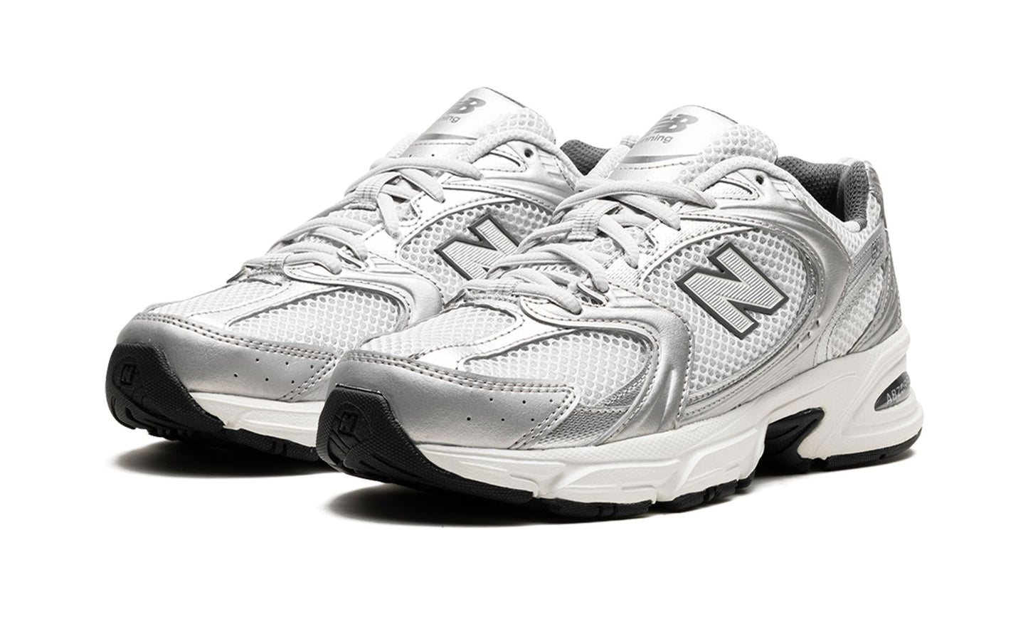 NEW BALANCE
530
"Grey Matter / Silver Metallic"