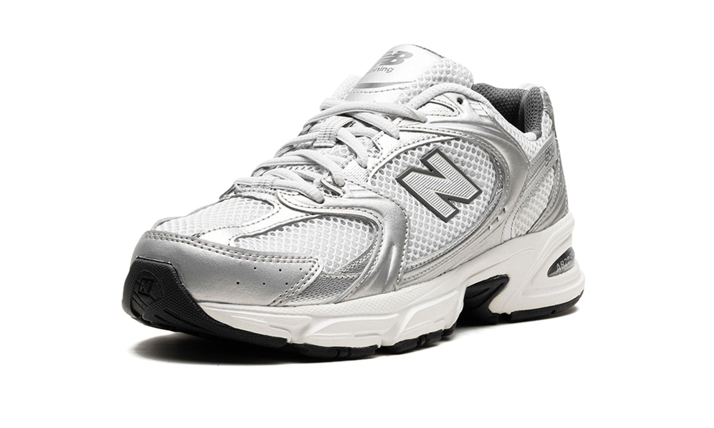 NEW BALANCE
530
"Grey Matter / Silver Metallic"
