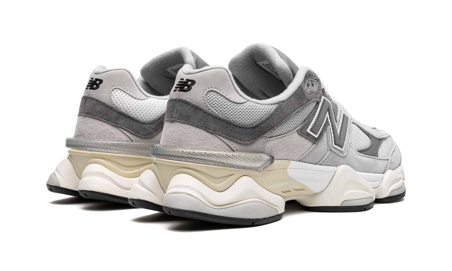 NEW BALANCE
9060
"Grey"
