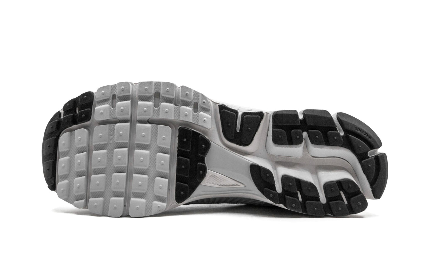 ZOOM VOMERO 5 SP
"Vast Grey"