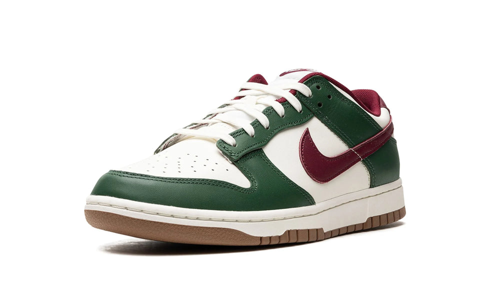 NIKE DUNK LOW RETRO "Gorge Green / Team Red"