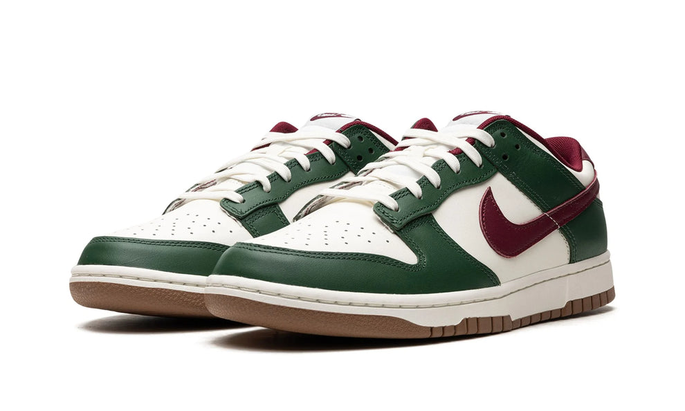 NIKE DUNK LOW RETRO "Gorge Green / Team Red"