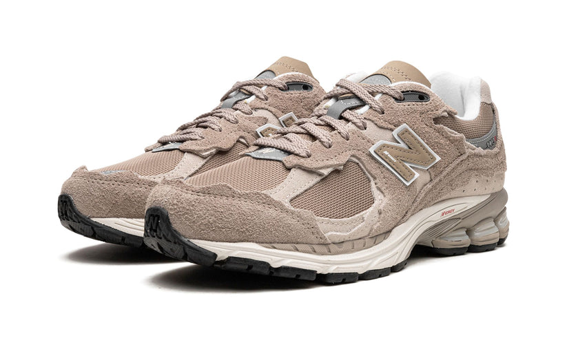 NEW BALANCE 2002RD PROTECTION PACK "Driftwood/Sea Salt"
