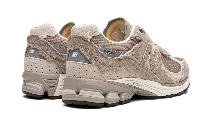 NEW BALANCE 2002RD PROTECTION PACK "Driftwood/Sea Salt"