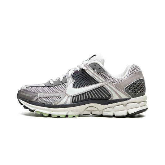 VOMERO 5 WMNS
"Cobblestone"