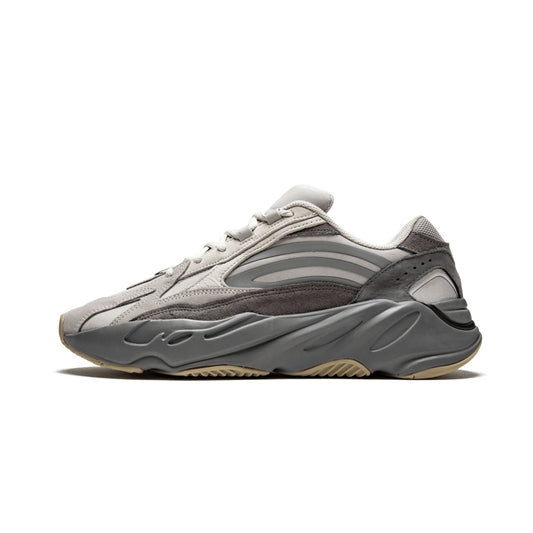 ADIDAS YEEZY
YEEZY BOOST 700 V2
"Tephra"