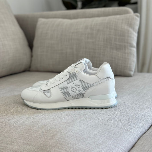 1ACW1Q
LV Run Away Sneaker