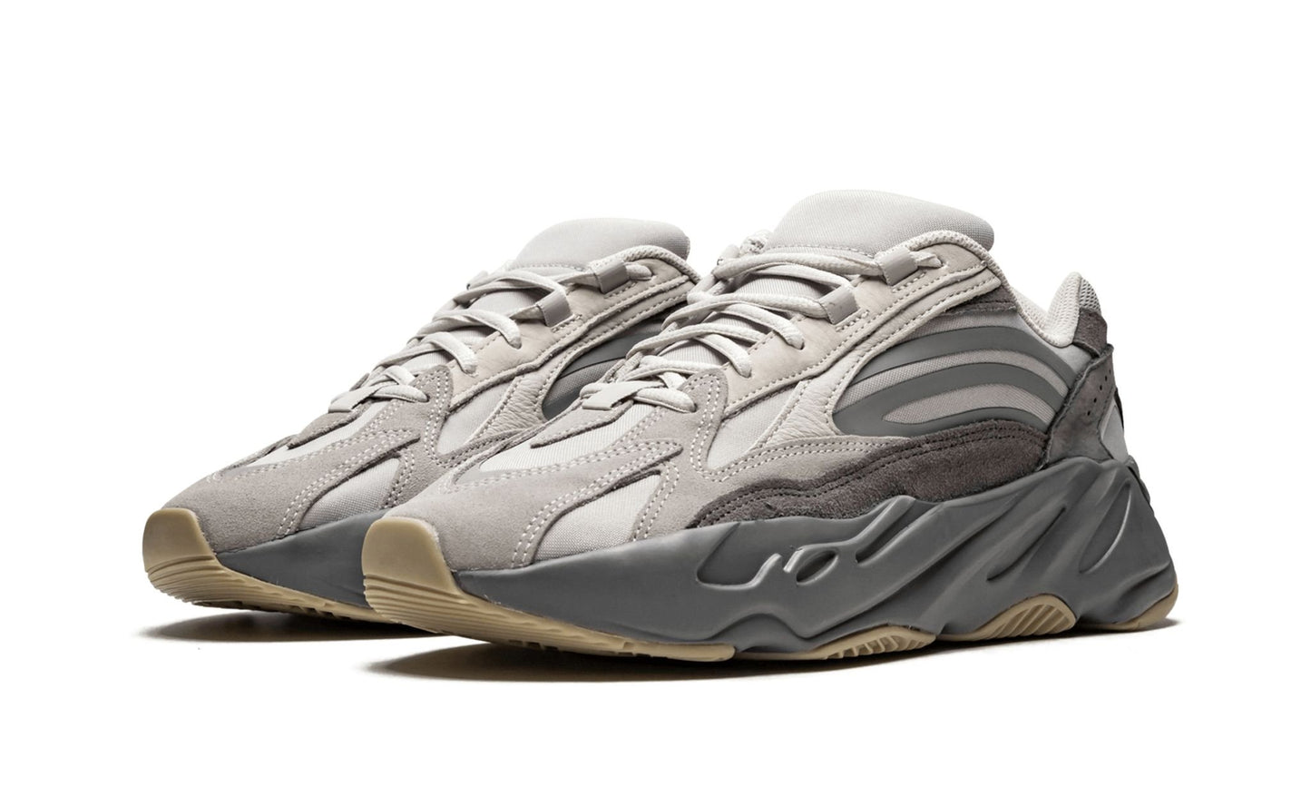ADIDAS YEEZY
YEEZY BOOST 700 V2
"Tephra"