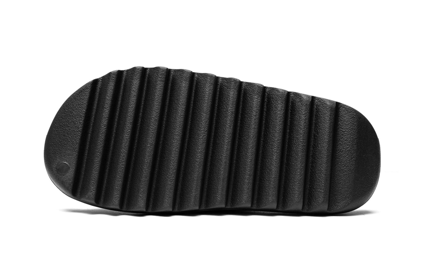 ADIDAS YEEZY
YEEZY SLIDE BLACK 
"Onyx 2022/2023"