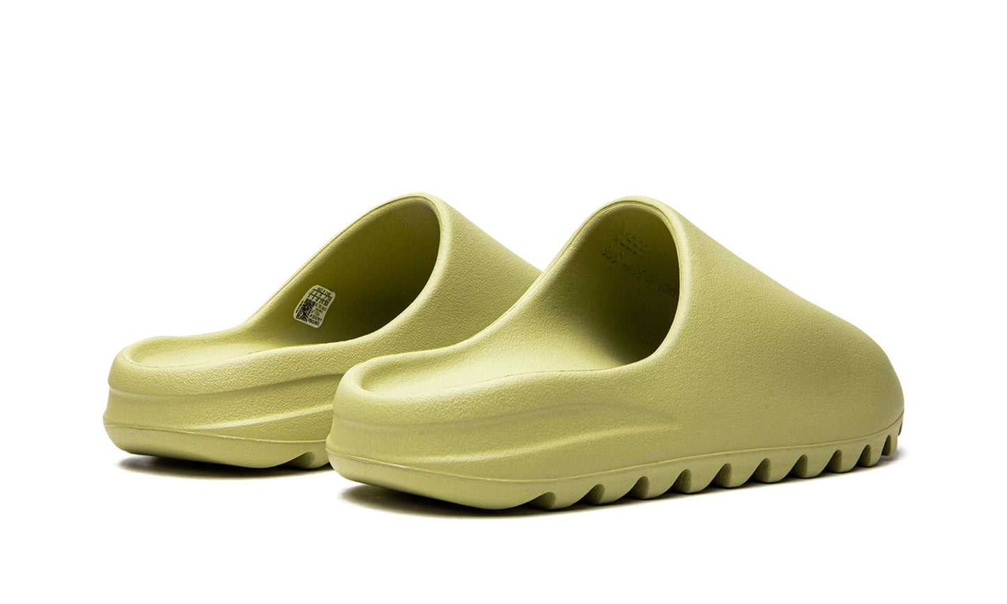 ADIDAS YEEZY
YEEZY SLIDE
"Resin 2022"