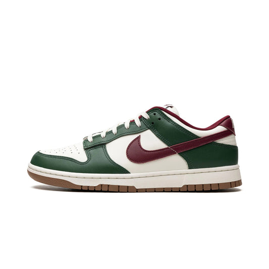 NIKE DUNK LOW RETRO "Gorge Green / Team Red"